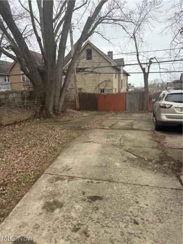 14609 Alder Avenue Cleveland OH 44112