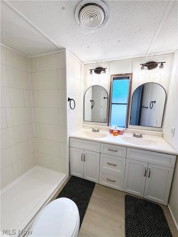 206 Rhode Island Road Elyria OH 44035