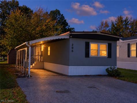 206 Rhode Island Road Elyria OH 44035