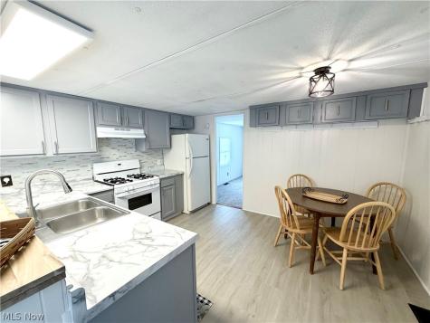 206 Rhode Island Road Elyria OH 44035