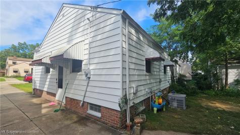 12332 Park Knoll Drive Garfield Heights OH 44125