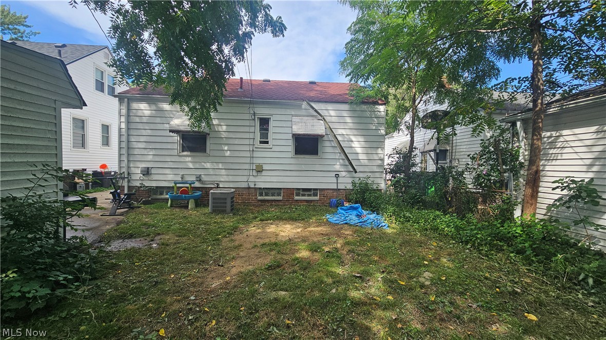 12332 Park Knoll Drive Garfield Heights OH 44125