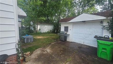 12332 Park Knoll Drive Garfield Heights OH 44125