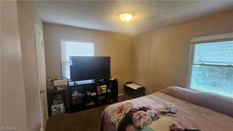 12332 Park Knoll Drive Garfield Heights OH 44125