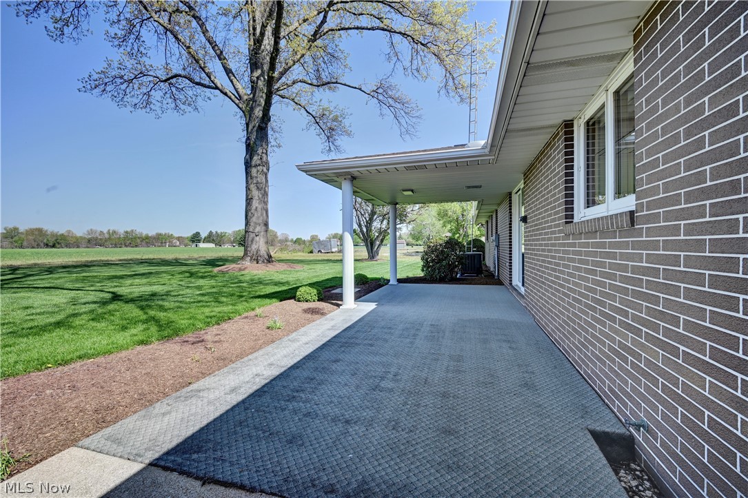 7090 Winfield Strasburg Road NW Strasburg OH 44680