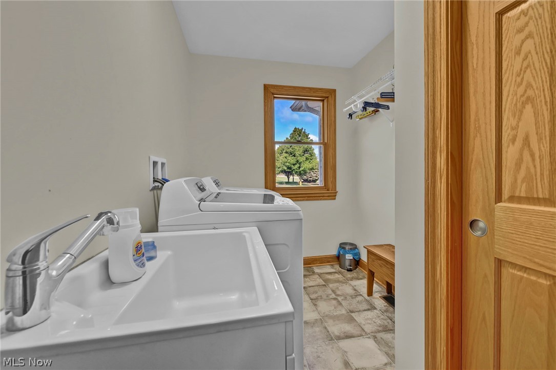 7310 Dunphys Way Valley City OH 44280
