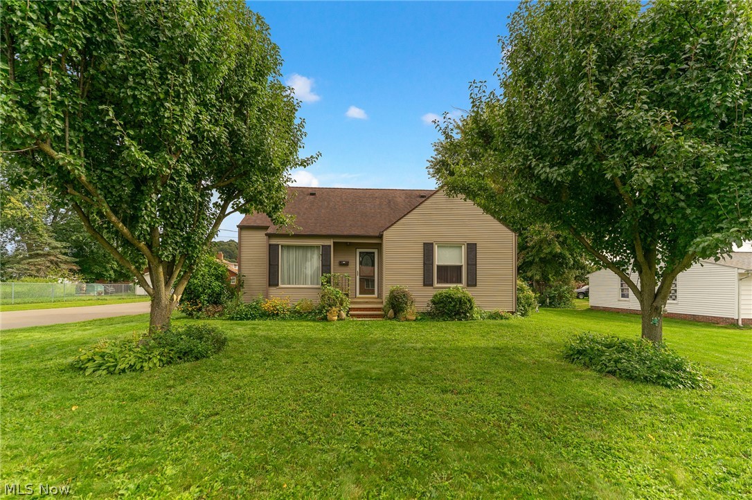 755 E 1st Street Minerva OH 44657
