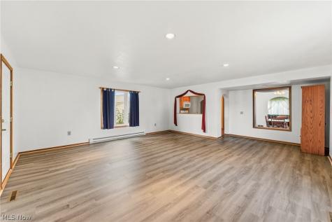 755 E 1st Street Minerva OH 44657