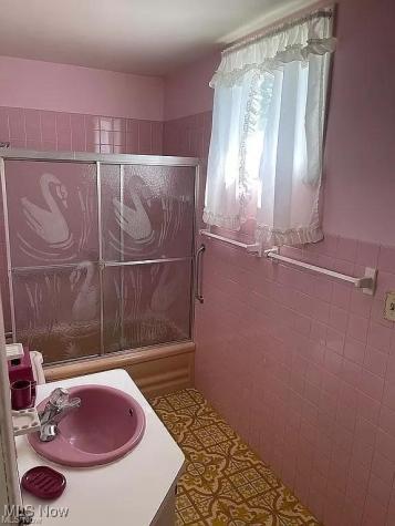 3616 Newark Avenue Cleveland OH 44109