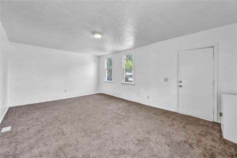 4571 Sackett Avenue Cleveland OH 44109