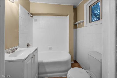 4571 Sackett Avenue Cleveland OH 44109