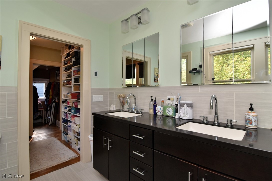 2984 Corydon Road Cleveland Heights OH 44118