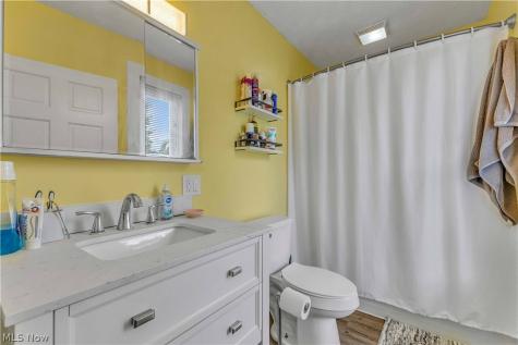 34 Verlin Street Wakeman OH 44889