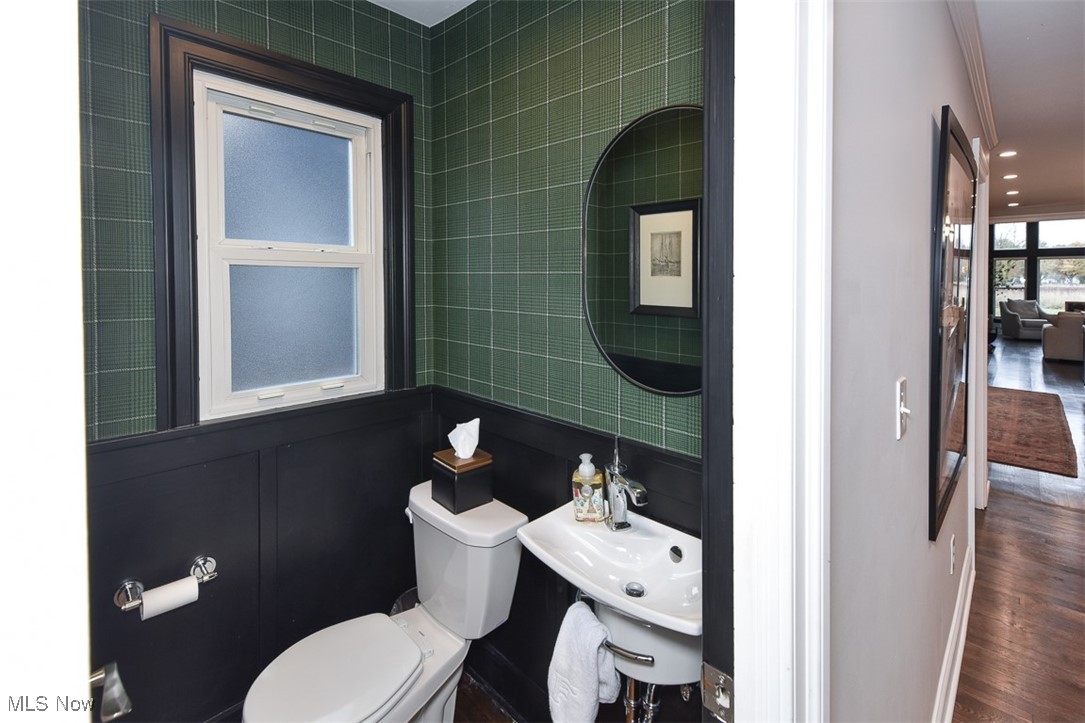 1904 Wynwood Drive Rocky River OH 44116