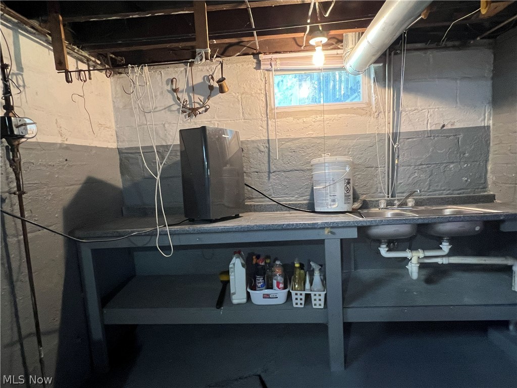 960 Broad Street Conneaut OH 44030