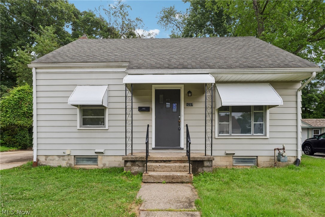 1237 Easton Drive Akron OH 44310