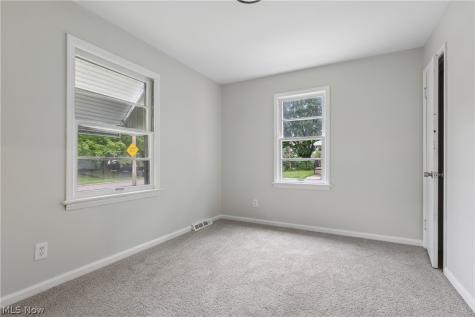 1237 Easton Drive Akron OH 44310