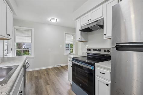 1237 Easton Drive Akron OH 44310
