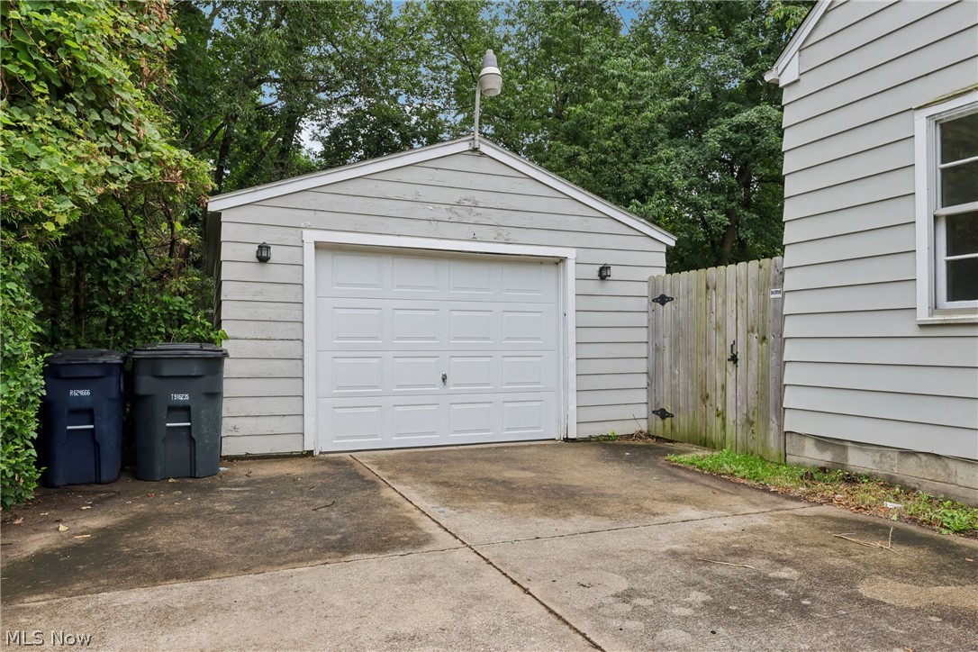 1237 Easton Drive Akron OH 44310