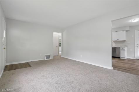 1237 Easton Drive Akron OH 44310