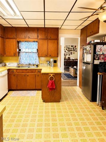 712 Green Avenue SW Massillon OH 44647