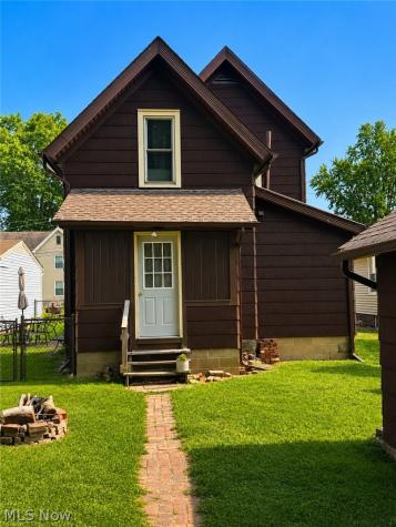 712 Green Avenue SW Massillon OH 44647