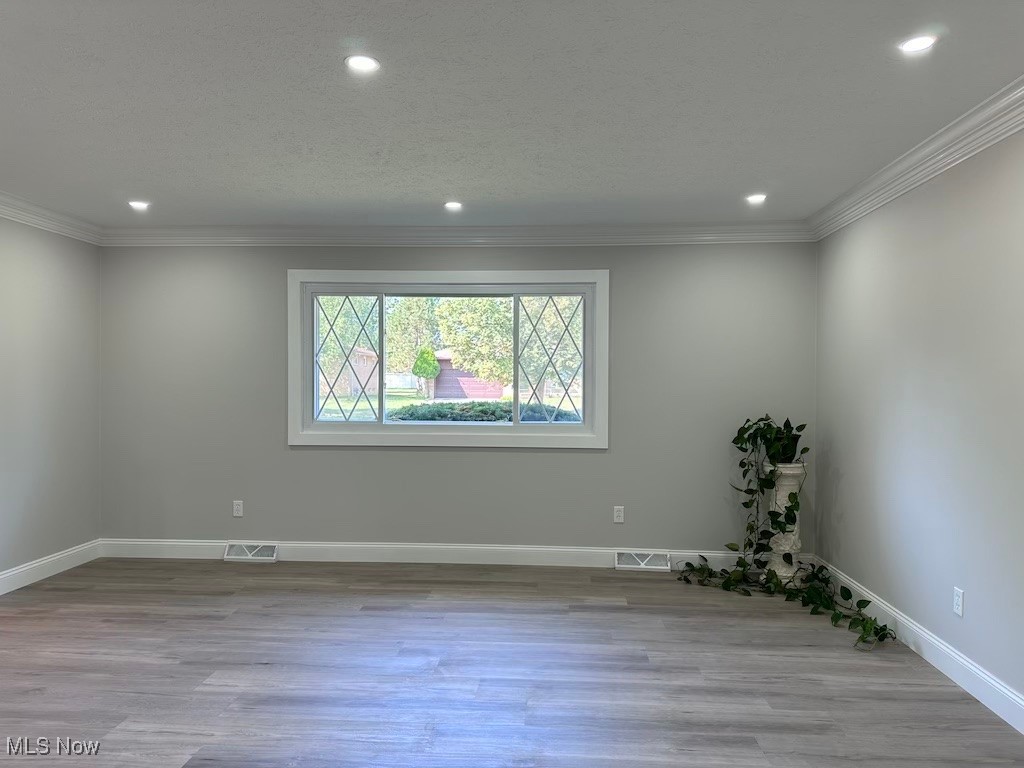 7583 Biscayne Boulevard Parma OH 44134