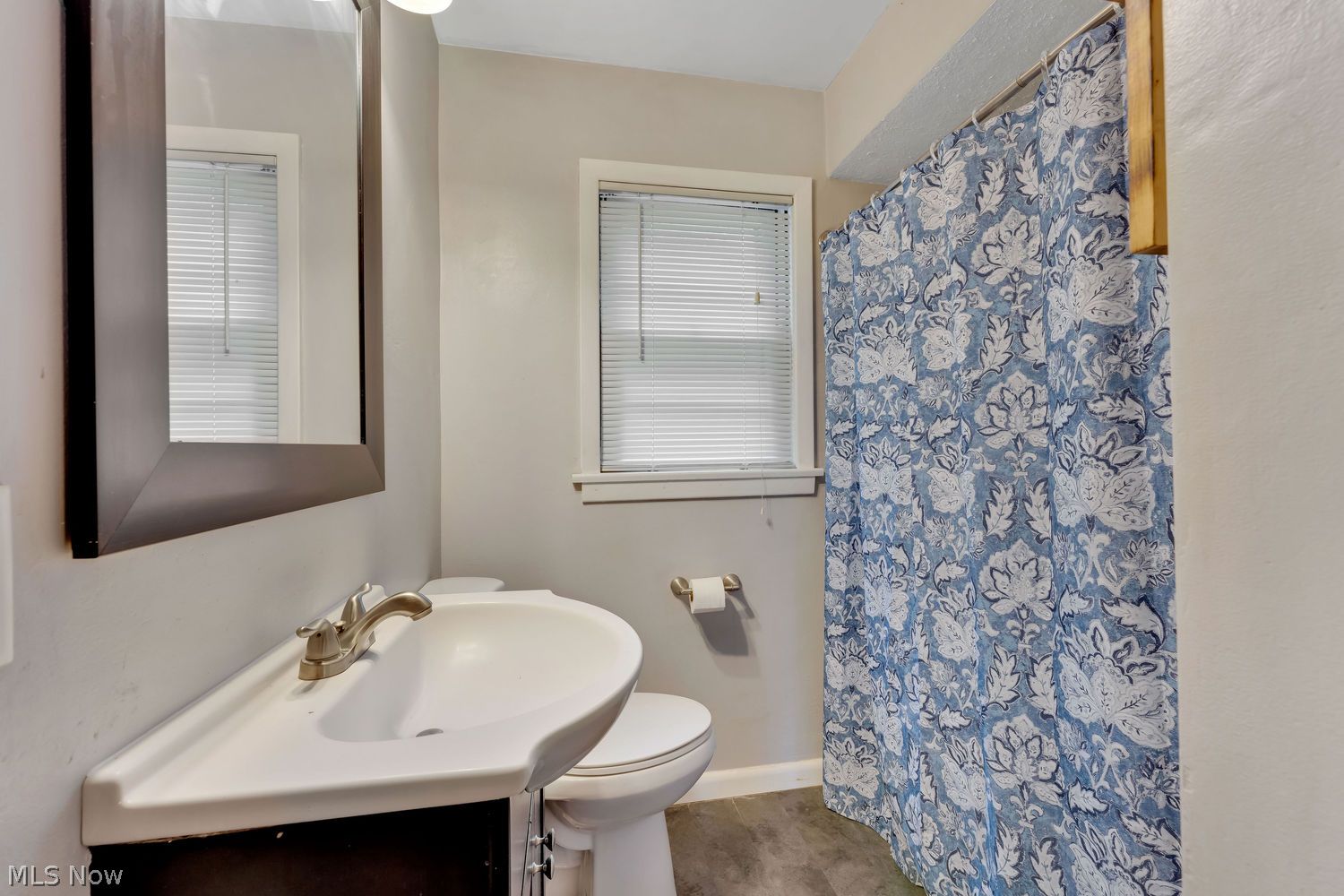 6738 James Street Youngstown OH 44514