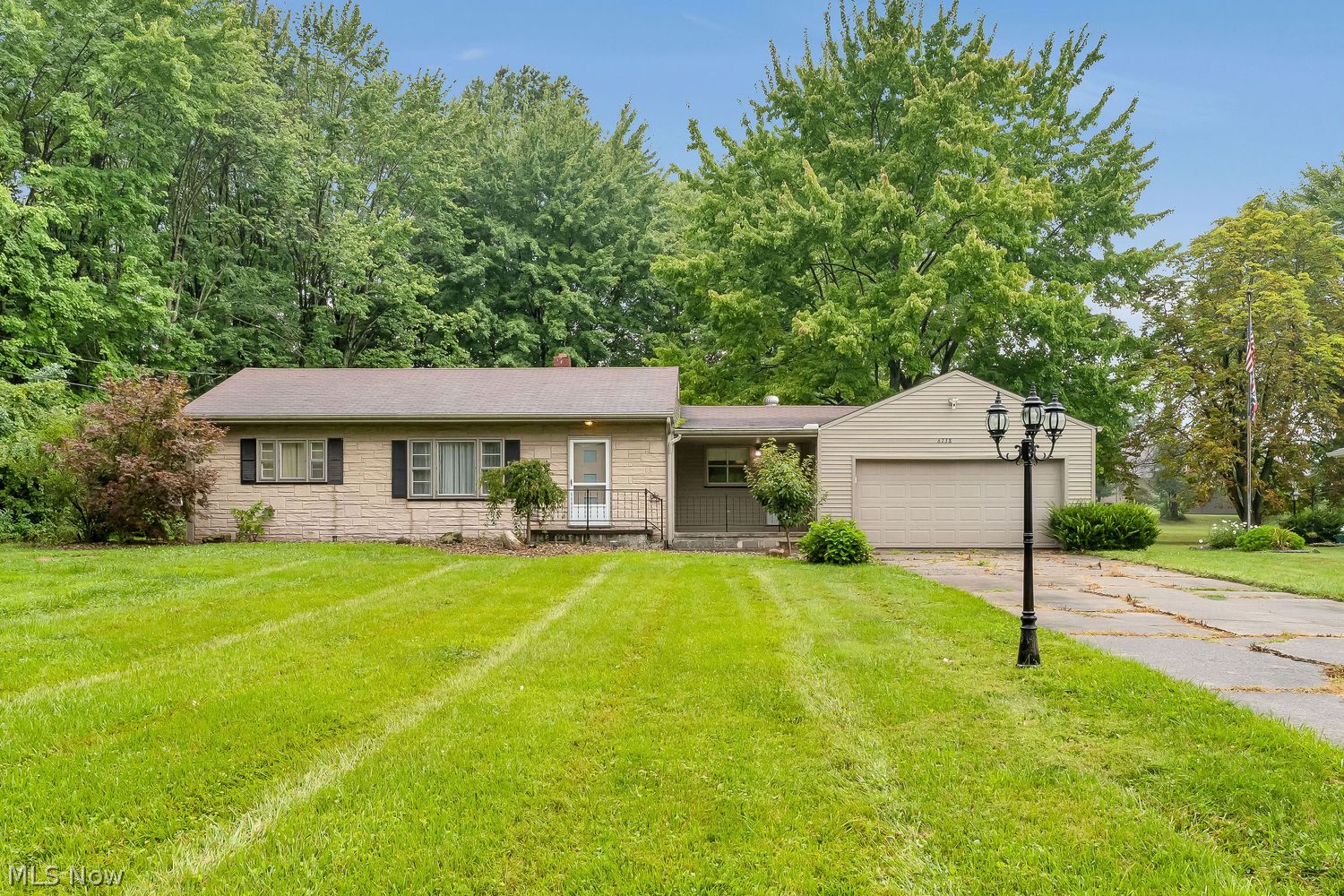 6738 James Street Youngstown OH 44514