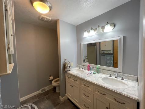 7947 Orianna Street Brecksville OH 44141