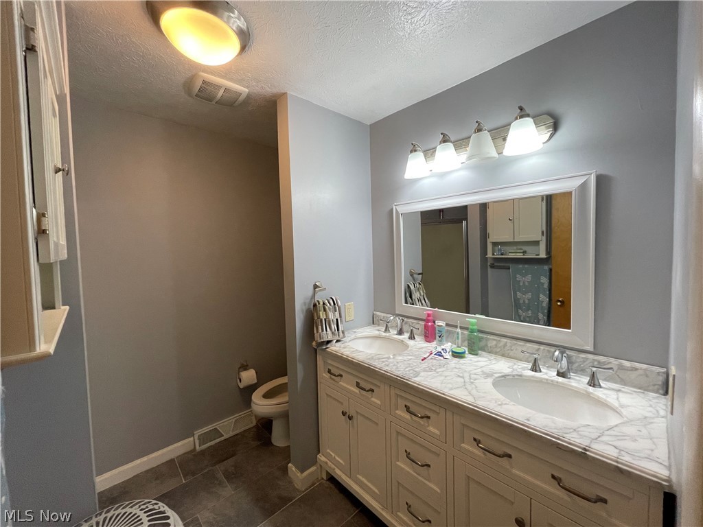 7947 Orianna Street Brecksville OH 44141