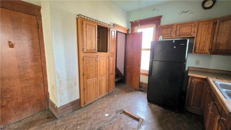 614 Cutler Street Marietta OH 45750