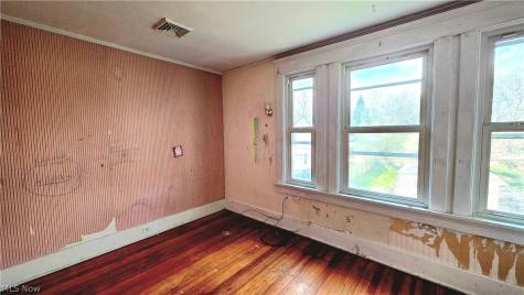 614 Cutler Street Marietta OH 45750