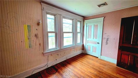 614 Cutler Street Marietta OH 45750