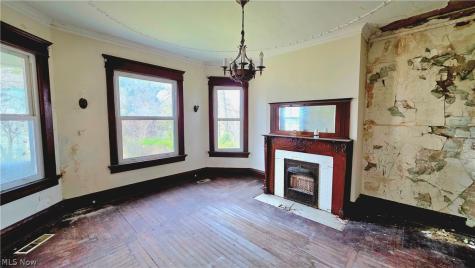 614 Cutler Street Marietta OH 45750
