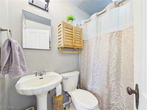1207 Havana Place NE Canton OH 44714