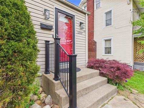 1207 Havana Place NE Canton OH 44714