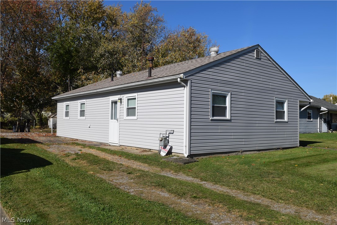 2233 Maxine Avenue NE Canton OH 44705