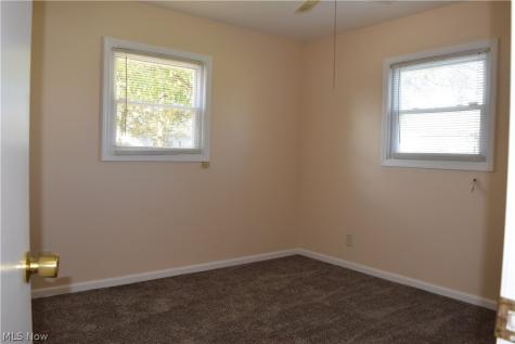 2233 Maxine Avenue NE Canton OH 44705