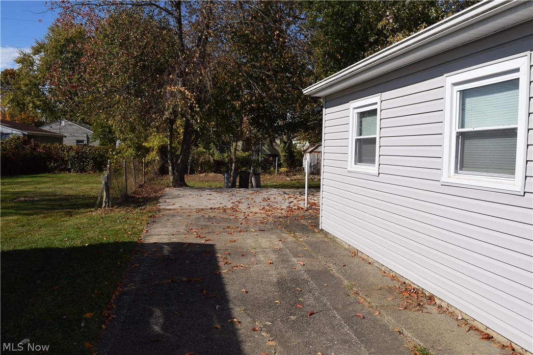 2233 Maxine Avenue NE Canton OH 44705