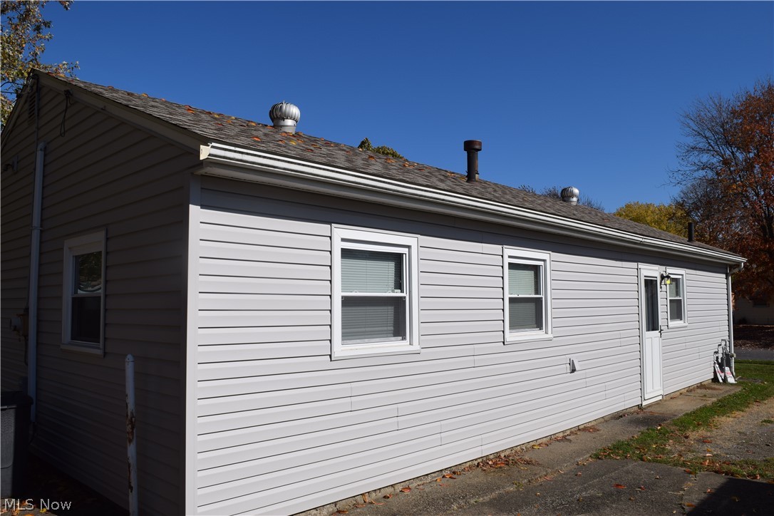 2233 Maxine Avenue NE Canton OH 44705