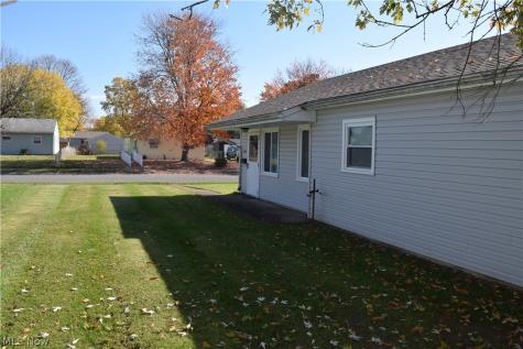 2233 Maxine Avenue NE Canton OH 44705
