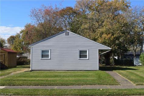 2233 Maxine Avenue NE Canton OH 44705