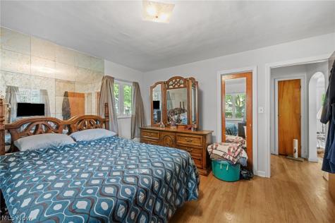 4714 W Ridgewood Drive Parma OH 44134