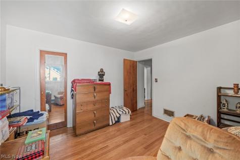 4714 W Ridgewood Drive Parma OH 44134