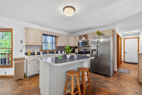 1741 Wales Road NE Massillon OH 44646