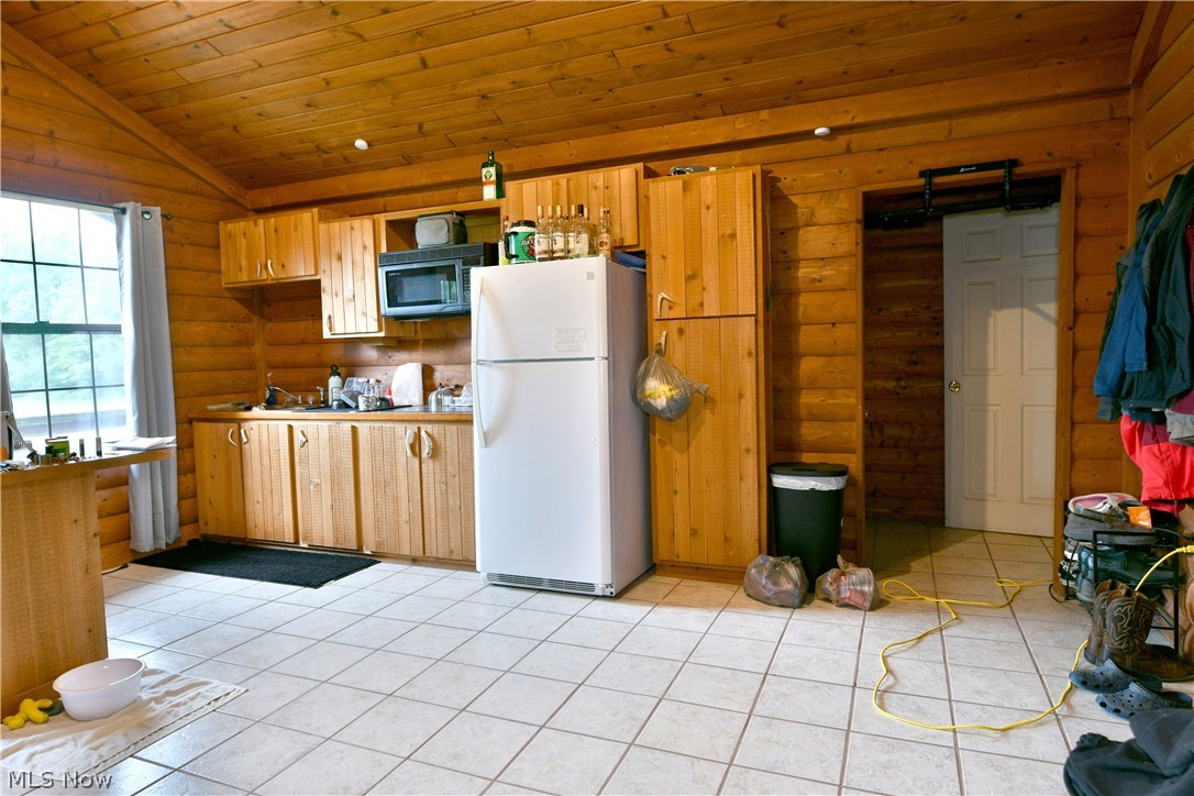4000 Custer Orangeville Road NE Burghill OH 44404