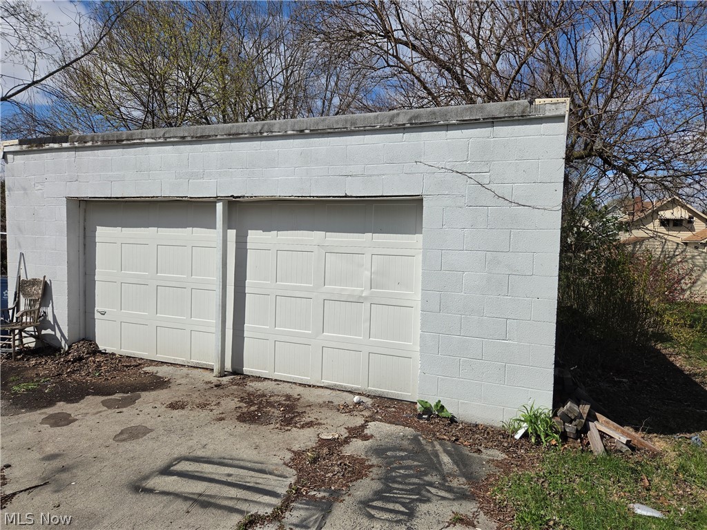 491 5th Street Struthers OH 44471