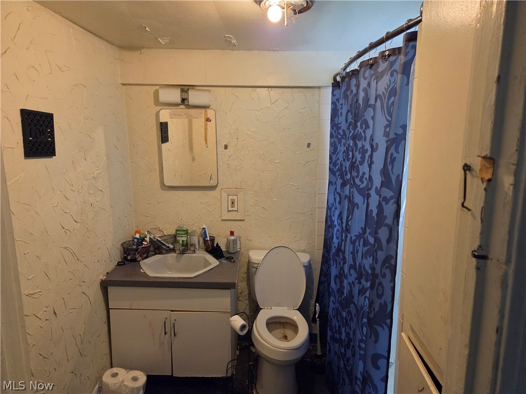 491 5th Street Struthers OH 44471