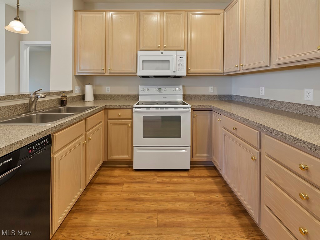 2366 Manchester Lane Avon OH 44011